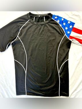 Men’s XL Athletic Compression Shirt Black w/ USA Flag Short Sleeve Performance